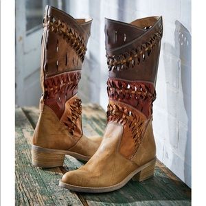 SUMMIT by WHITE MOUNTAIN TULIA LEATHER BOOTS